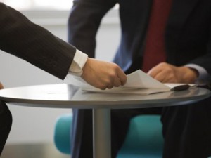 Как лучше переоформить квартиру?